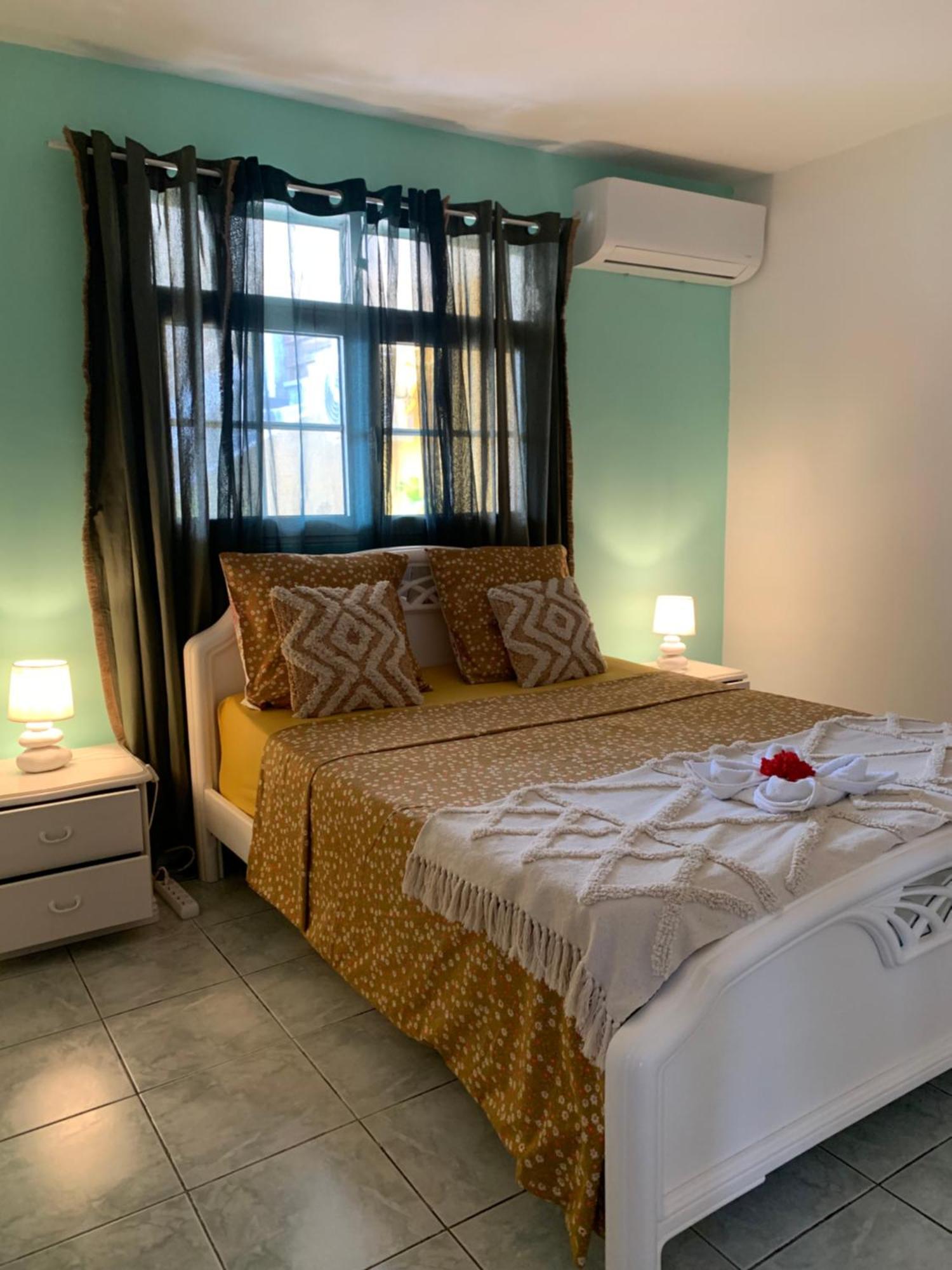 Bas De Villa De 3 Chambres Et Spa Вьё-Абитан Экстерьер фото